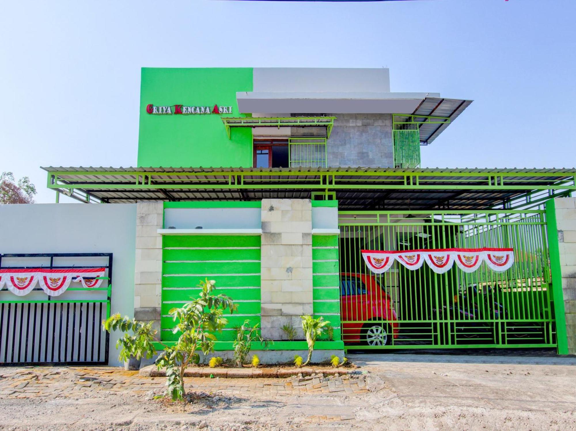 Super Oyo 93012 Griya Kencana Asri Syariah Lawean Bagian luar foto